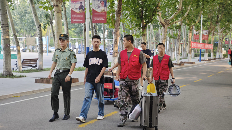 志愿者服务奎文校区2_副本.jpg